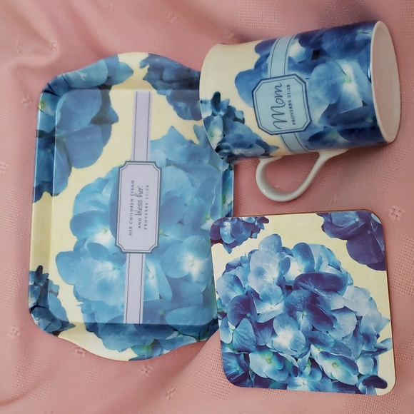 Other - " Mom" Gift Set With a Mug, Coaster & Tray